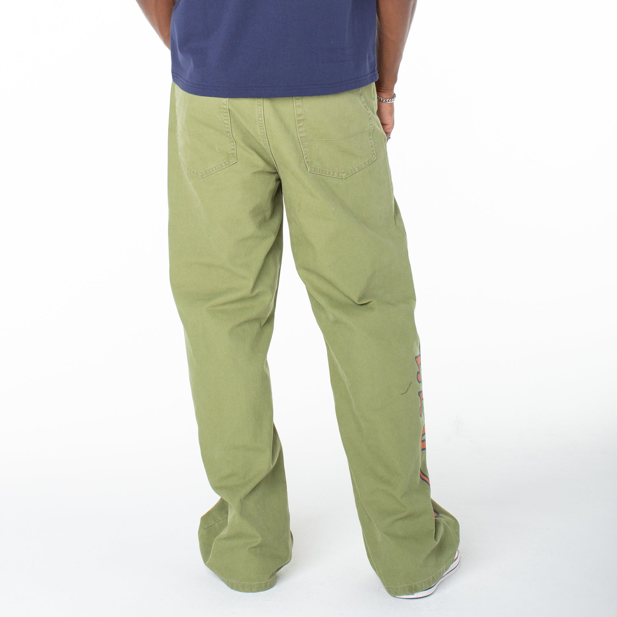 Von Dutch Men's Baggy Contrast Graphic Patch Straight Reaper Pant - Image 7