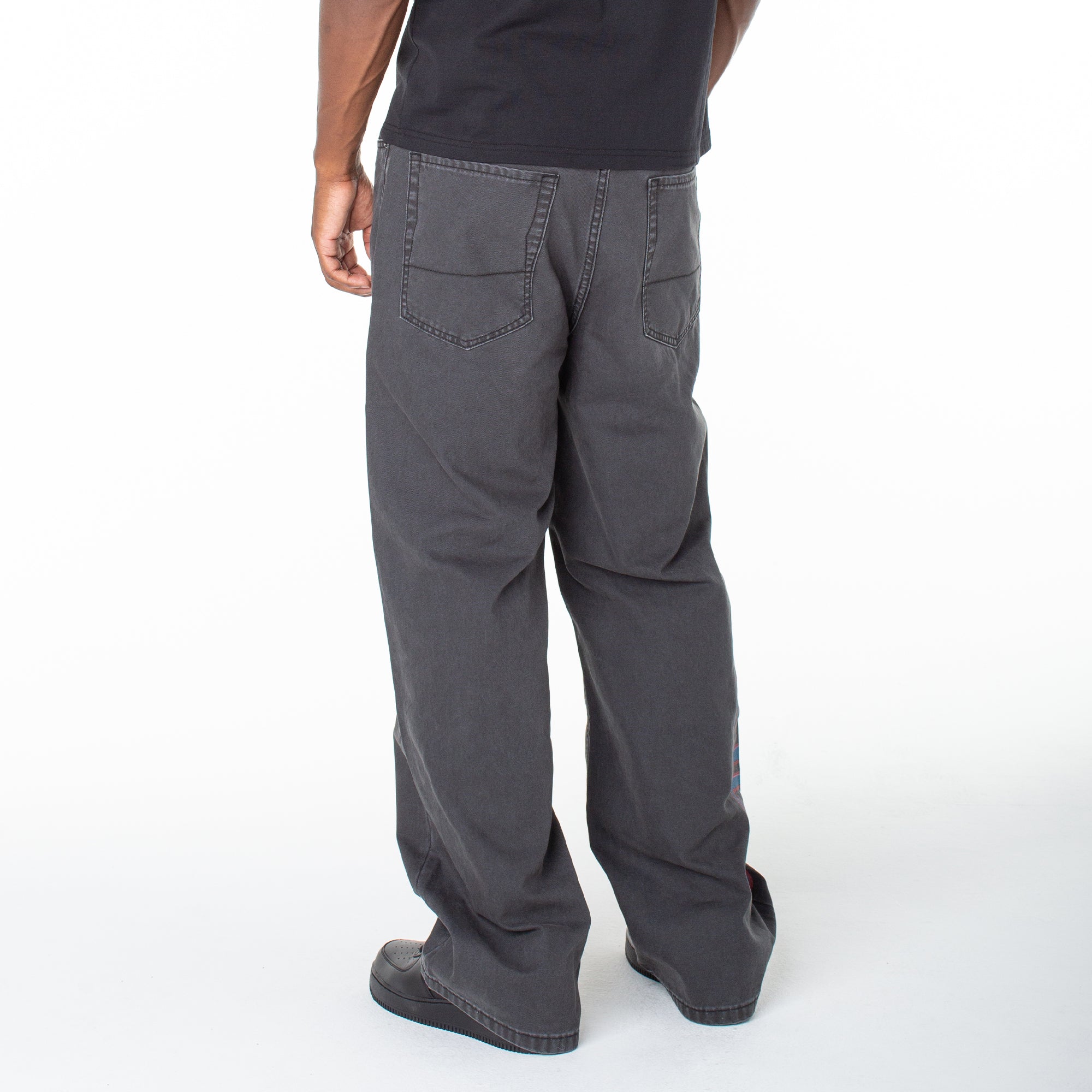 Von Dutch Men's Baggy Contrast Graphic Patch Straight Reaper Pant - Image 12