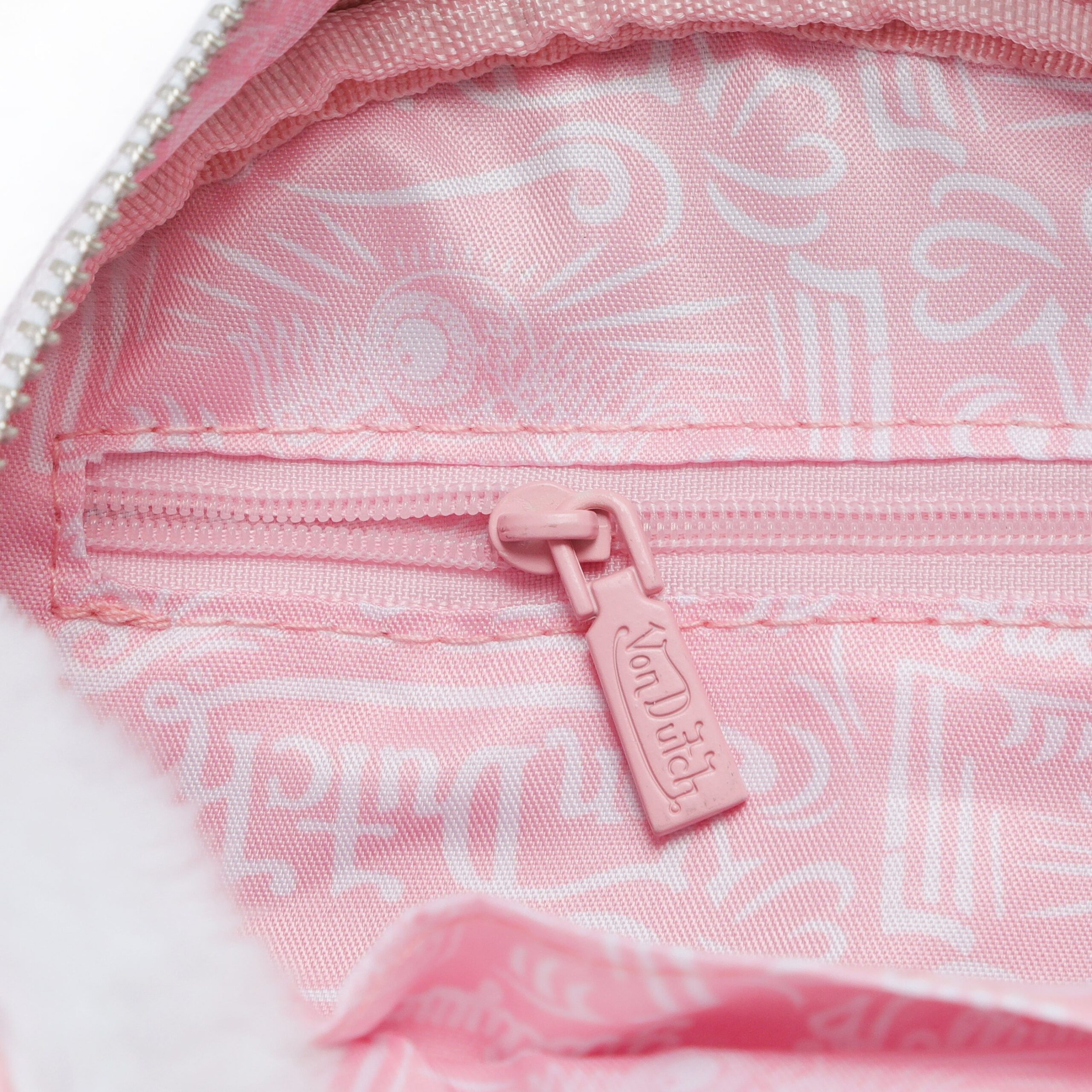 Von Dutch White Furry Bowling Bag - Image 5