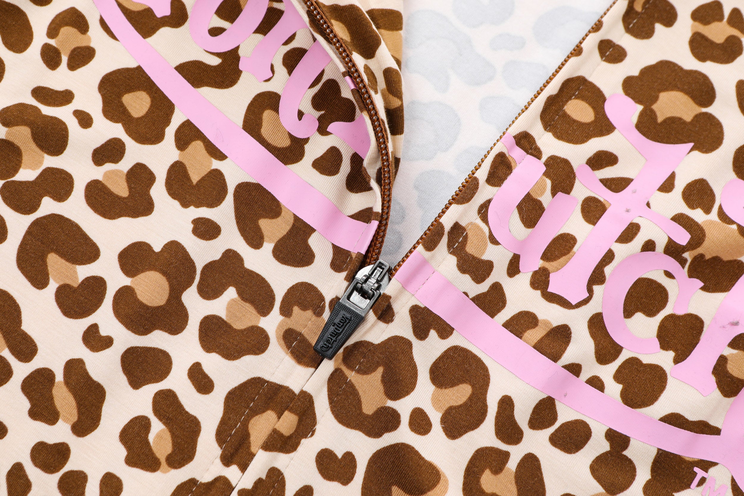 YOGA TOP - CHEETAH - Image 5