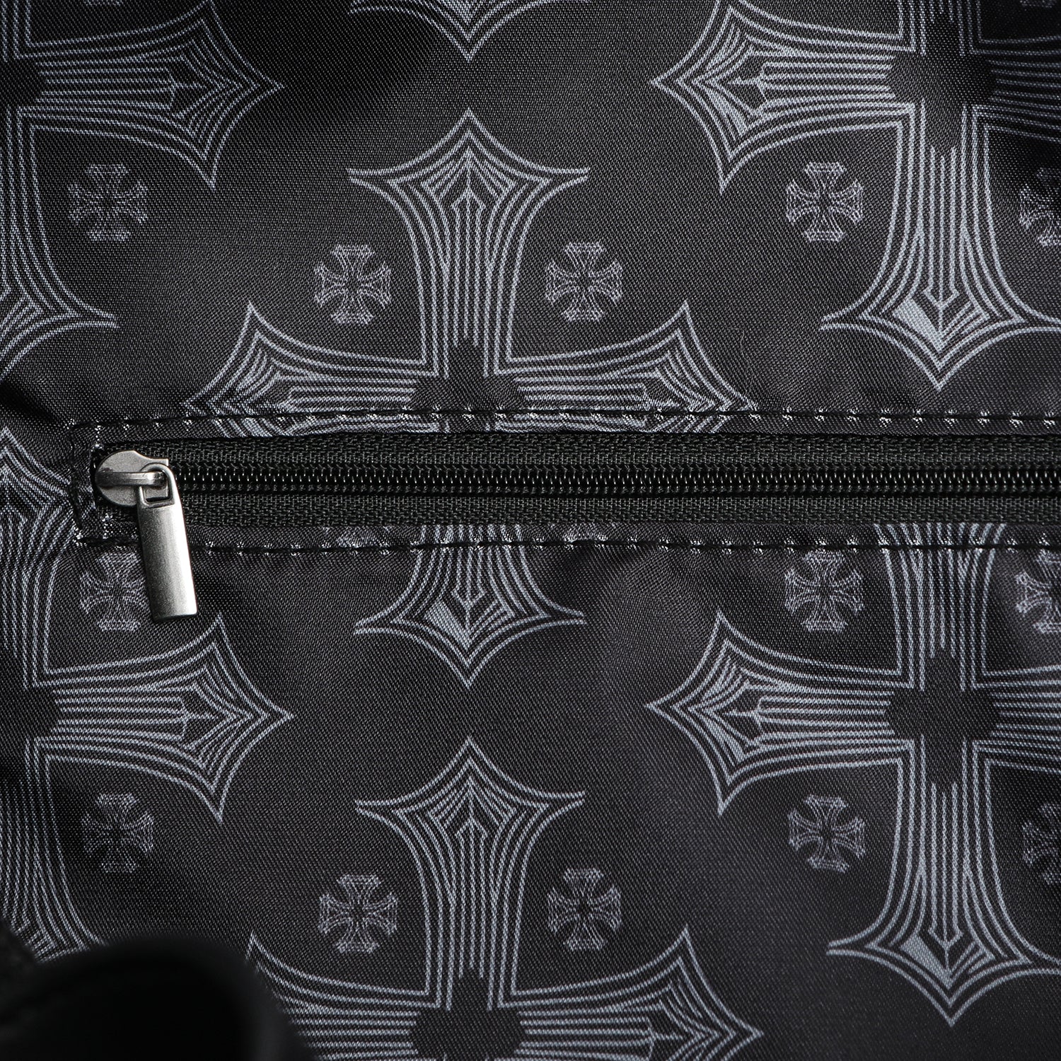 Von Dutch Embroidered Chopper Duffle Bag - Black - Image 5