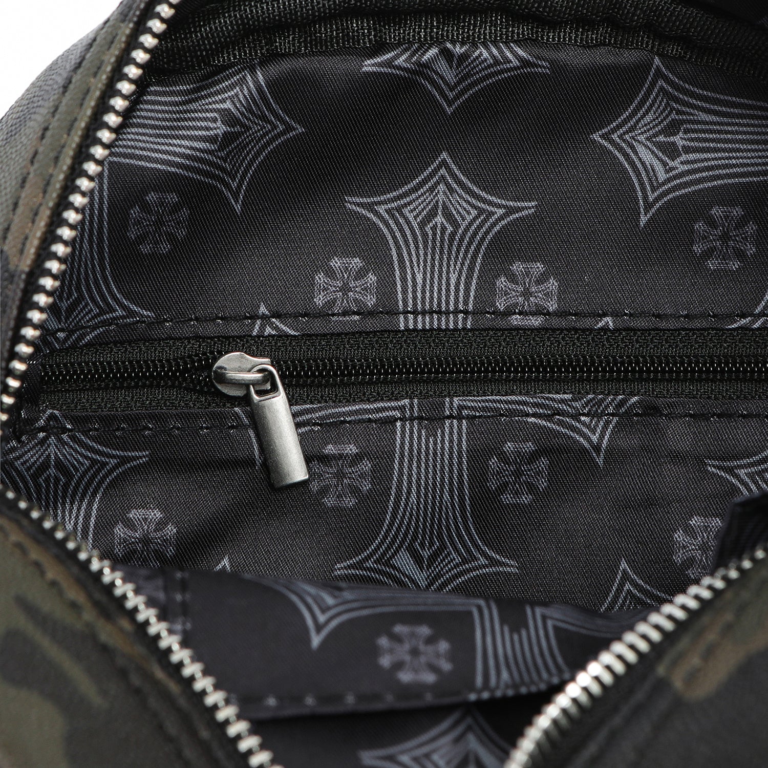 Von Dutch Chopper Cross Bowling Bag - Dark Camo - Image 6