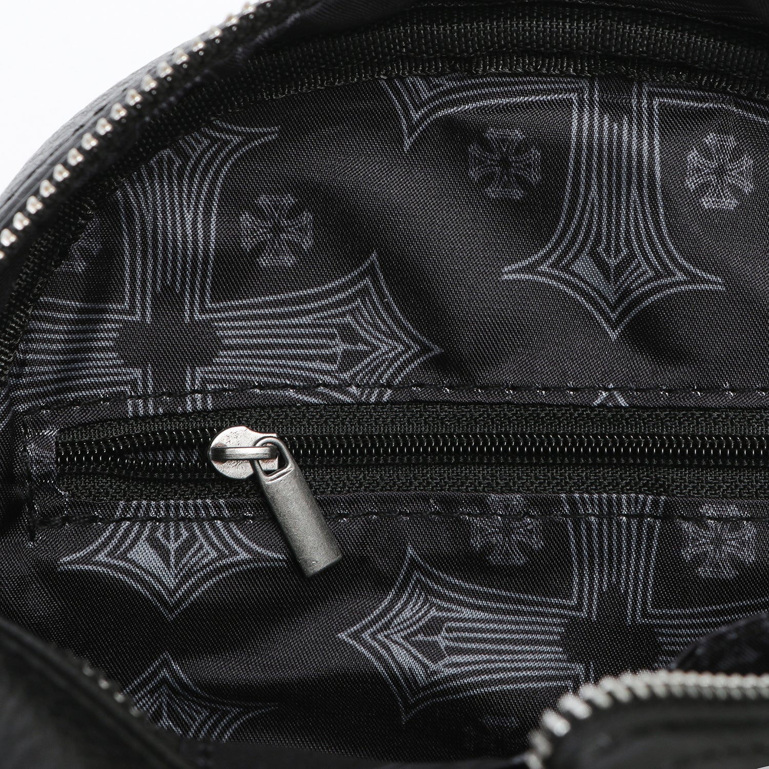 Von Dutch Chopper Cross Bowling Bag - Black & Red - Image 6
