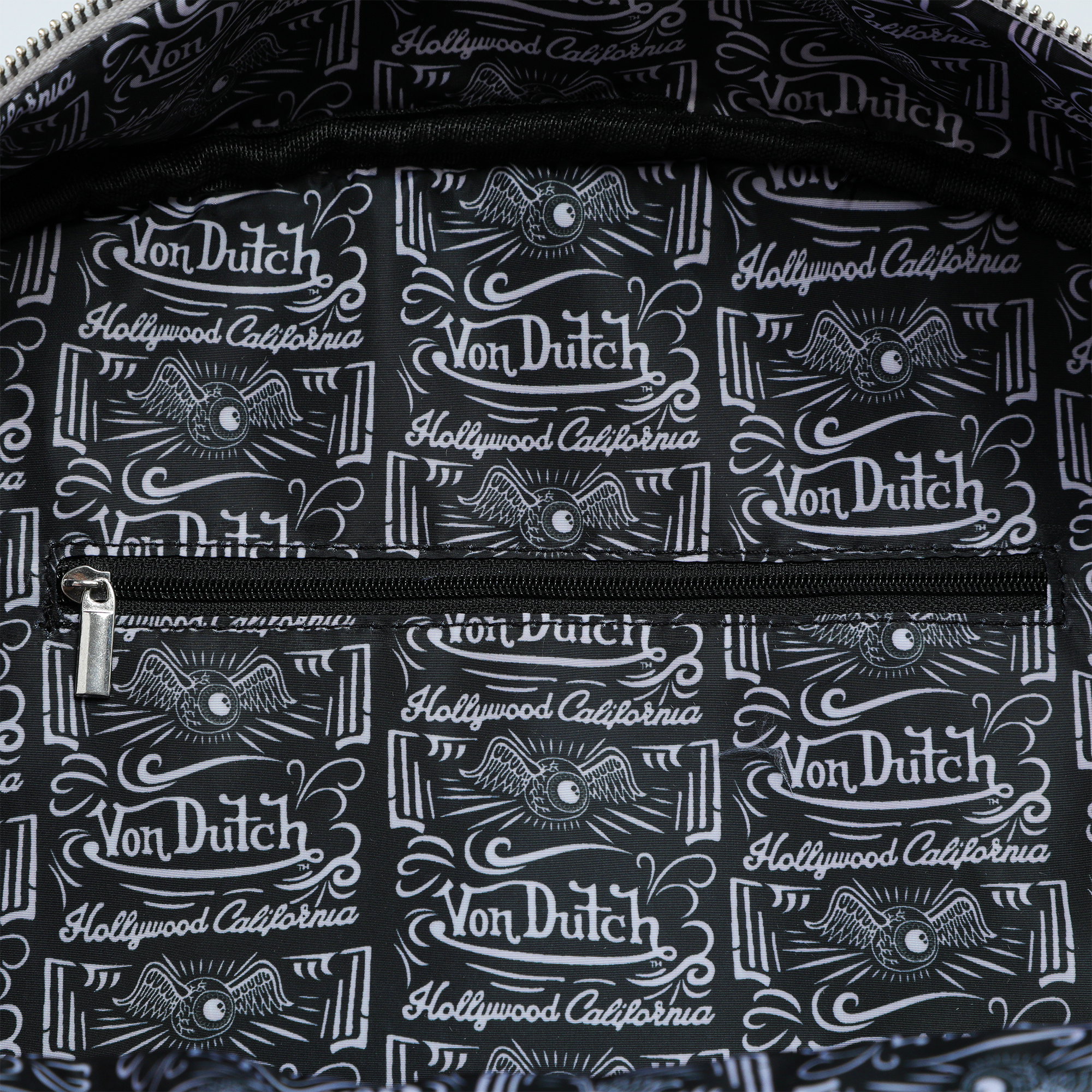 Von Dutch Red & White Duffle Bowling Bag - Image 4