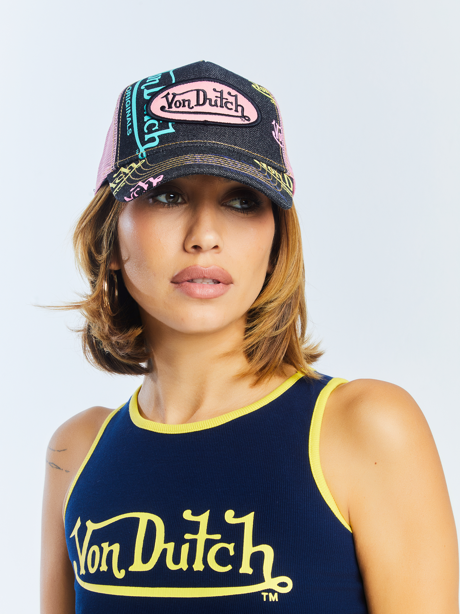 Von Dutch Dark Denim Pink Logo Trucker Hat - Image 6